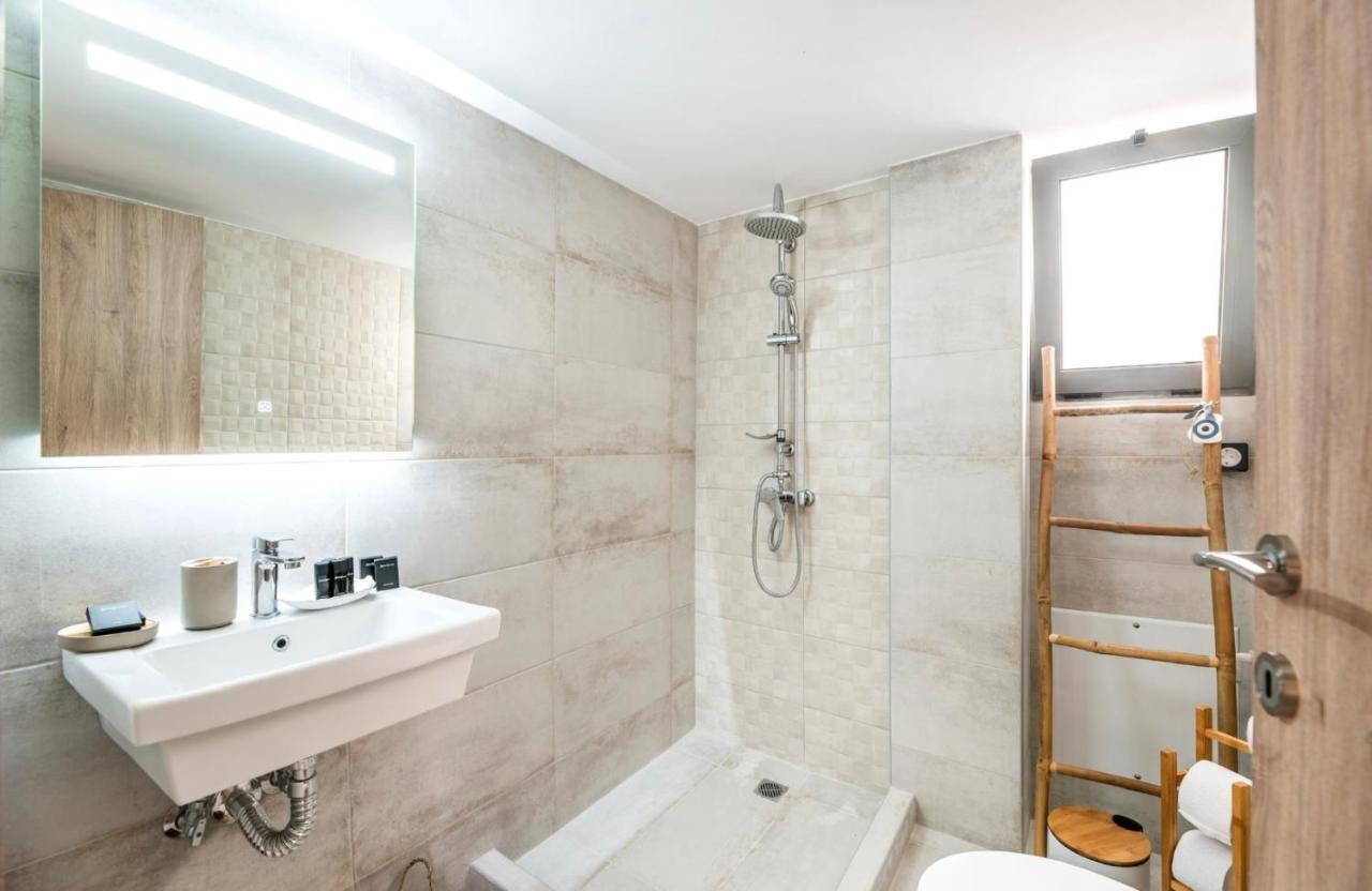 Eleusis Suites Α Luaran gambar