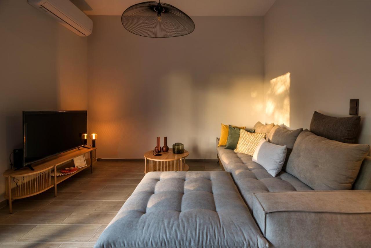 Eleusis Suites Α Luaran gambar